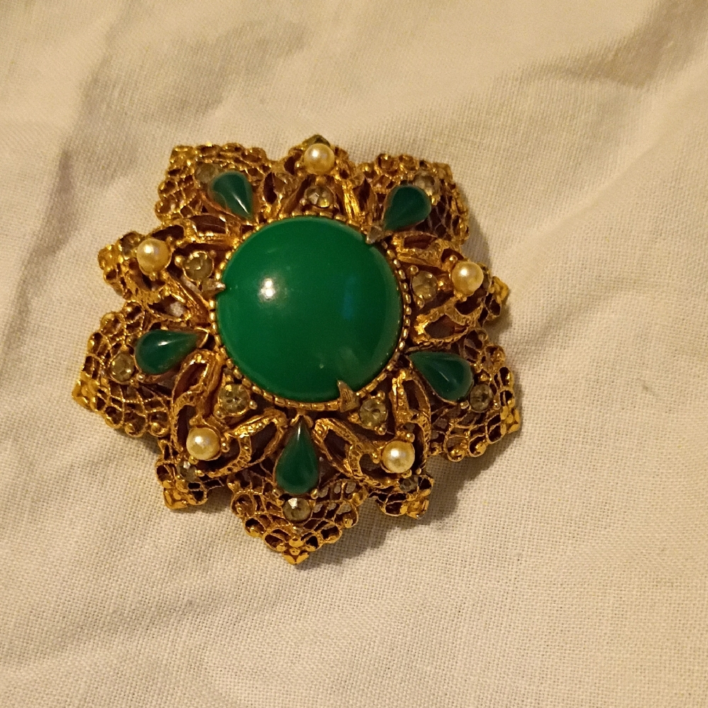 Florenza Elegant Gold And Green Brooch 120$